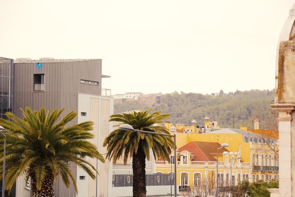 Setúbal cityscape near 6/4 de Sado
